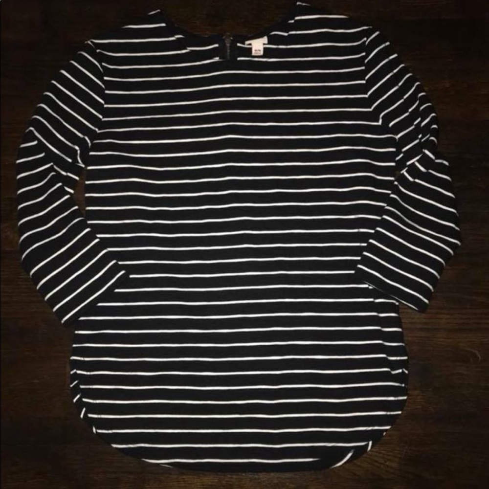 Mossimo Thick Black & White Top. Small. Medium